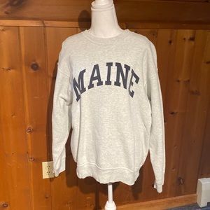 Men’s large Connecticut sweatshirt that can also be worn by women